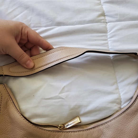 EUC MICHAEL KORS SHOULDER BAG - Picture 4 of 7